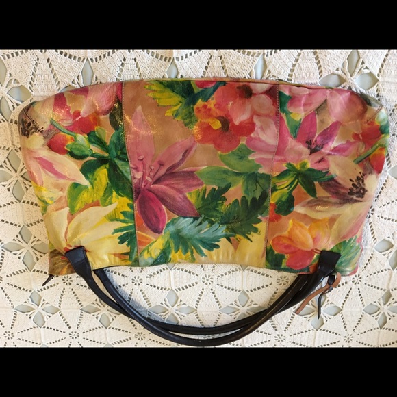 Leather bag with floral design - Picture 4 of 8